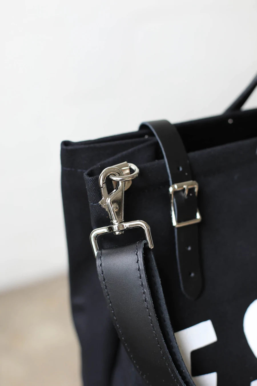GJES CANVAS WEEKENDER BLACK-WHITE $175.00